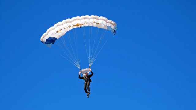 【赛场风云】比赛中那些令人难忘的精彩瞬间，赛场上的精彩瞬间作文700字