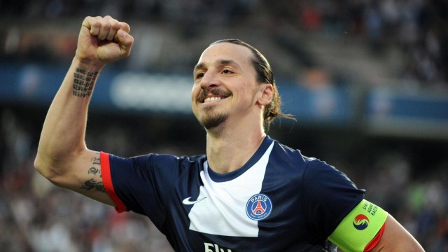 全球足球界将目光聚焦在冠军杯赛事上，世界足球赛的冠军杯叫什么