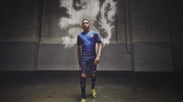 勇士在客场面对快船，库里投中关键三分，带队逆转！，勇士快船库里集锦